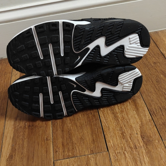 Nike Air Max Black and Gold Sneakers - Picture 8 of 10